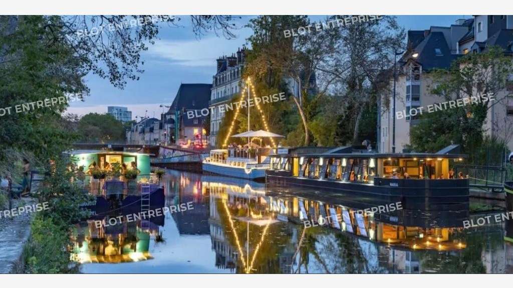 Péniche restaurant à louer empl atypique  Rennes