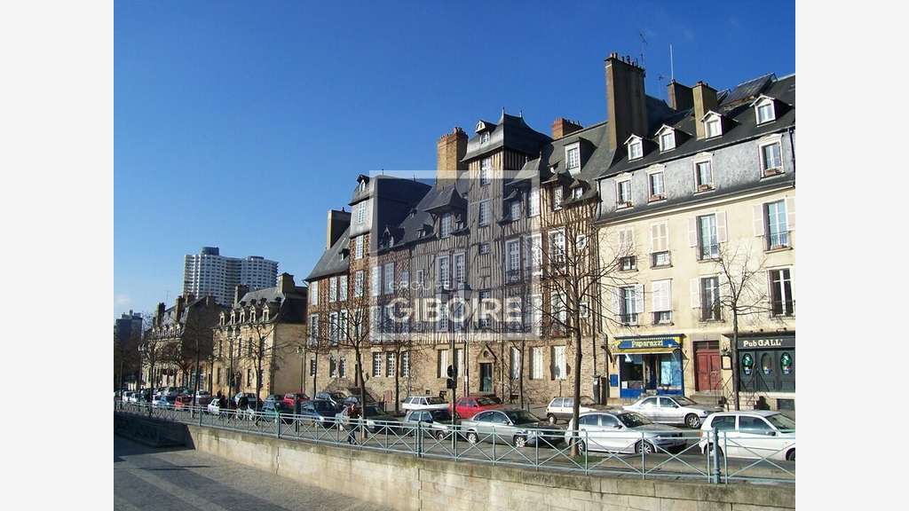 Local commercial de 42m² à louer Rennes les Lices