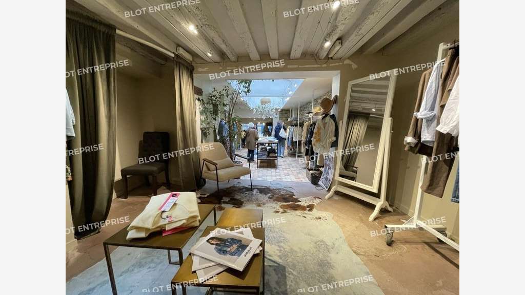 Local commercial 94m² centre historique Rennes