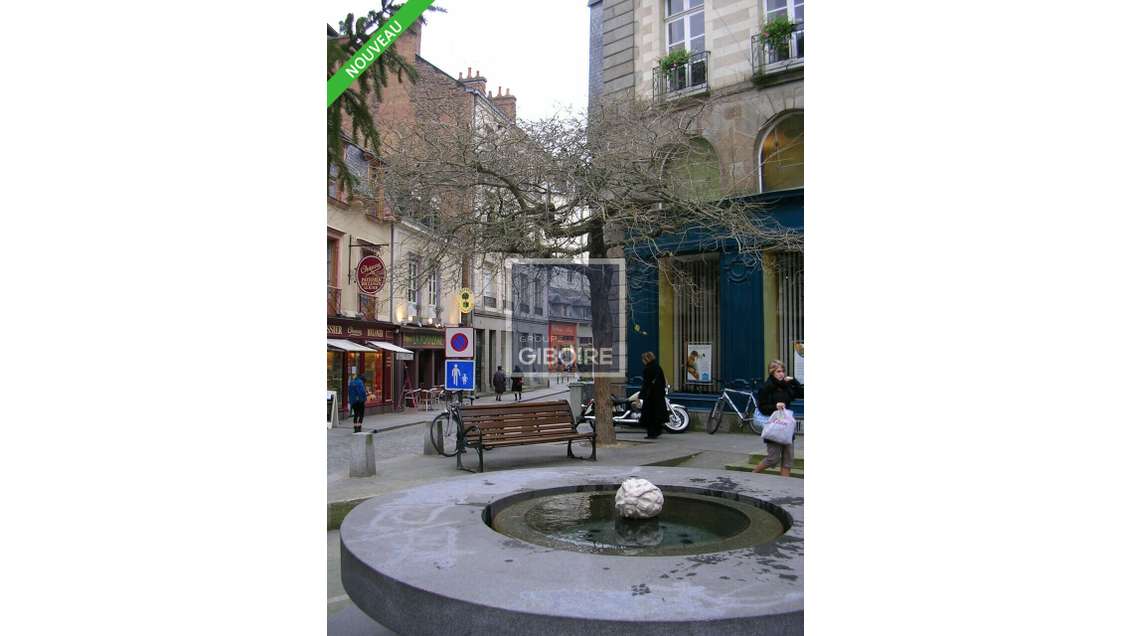 Local commercial 136m² à louer à Rennes Parlement