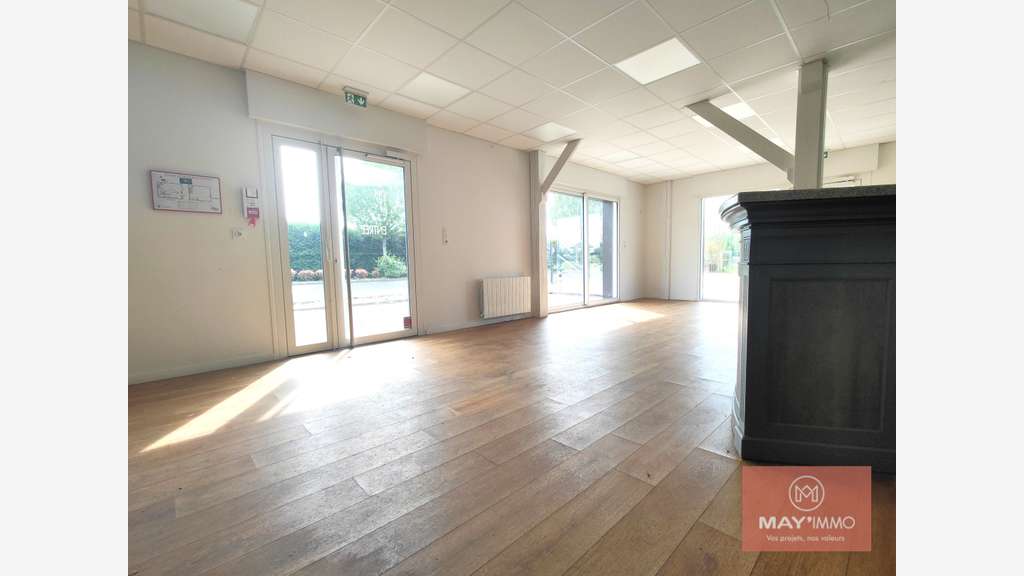 A louer ancien restaurant rénové 200m² à Retiers