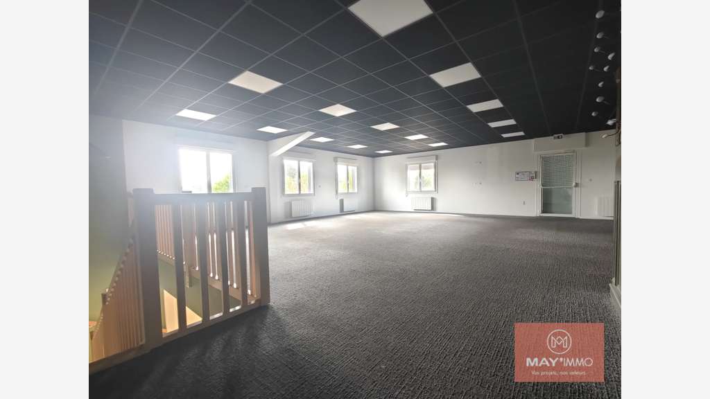 A louer ancien restaurant rénové 200m² à Retiers