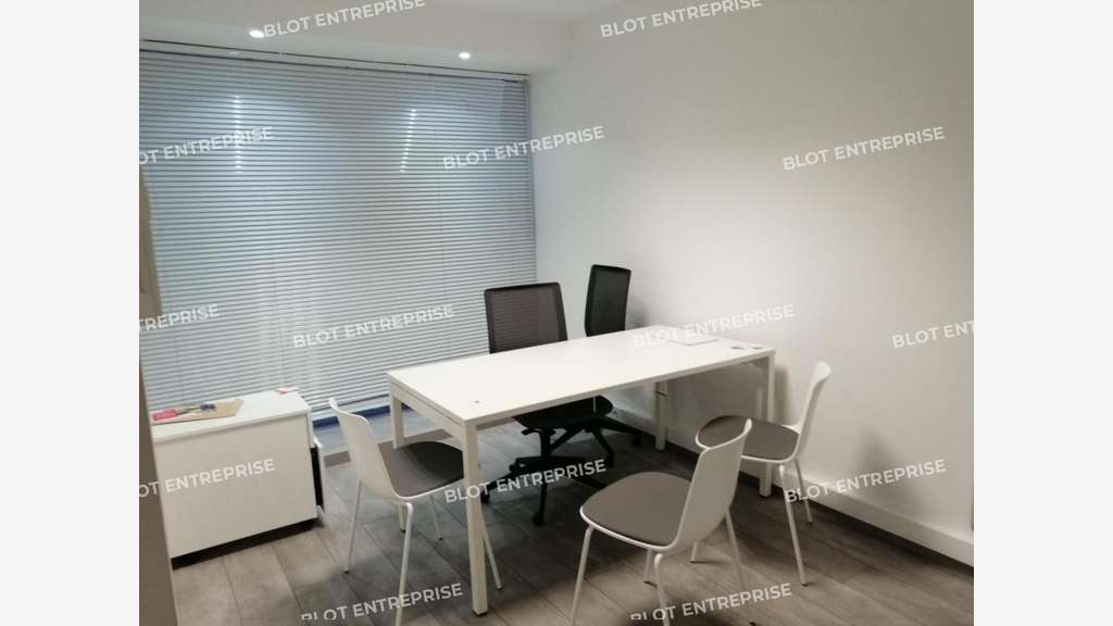A louer locaux commerciaux 80m² à Rezé
