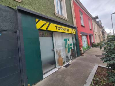 A louer local belle facade sec. commerçant Rezé