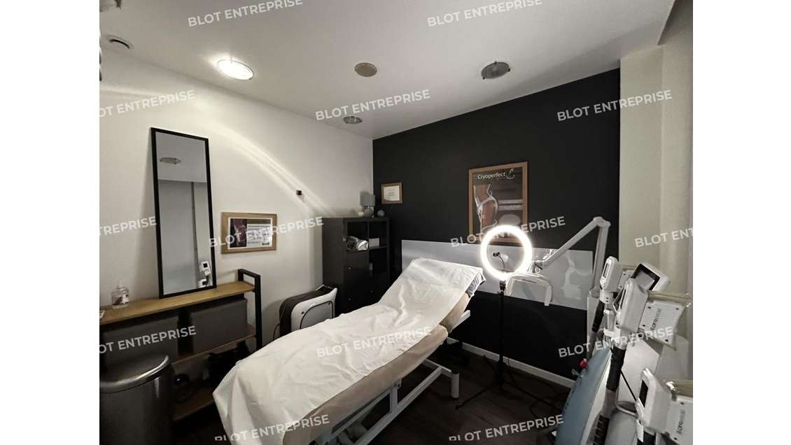 A louer locaux commerciaux 32m² Rezé Pont Rousseau