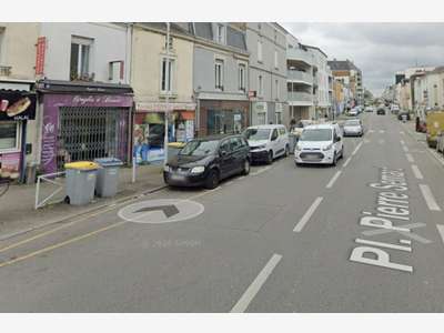 A louer local 30m² emplacement N°1 à Rezé