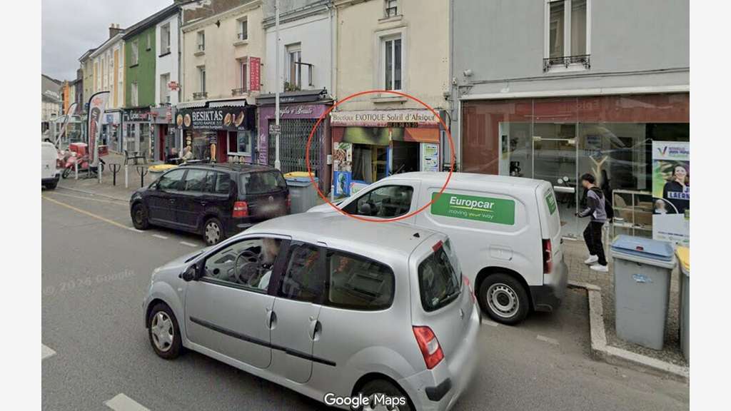 A louer local 30m² emplacement N°1 à Rezé
