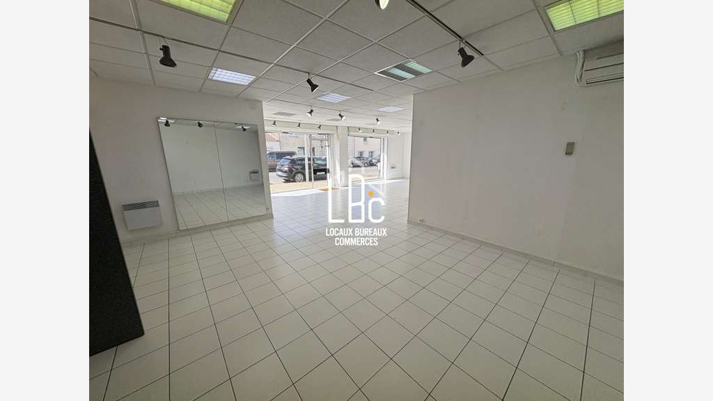 A louer local commercial à Rezé Aristide Briand 