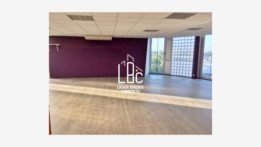 A louer local commercial 190m² Rezé Ragon Océane 