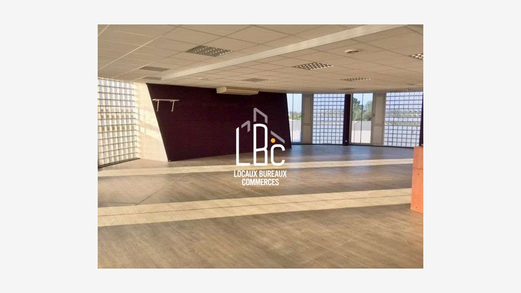 A louer local commercial 190m² Rezé Ragon Océane 