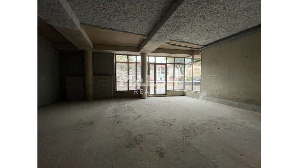 A louer local commercial 75m² à Rillieux-la-Pape