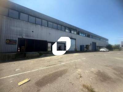 A louer Local commercial 2450m² Ris orangis