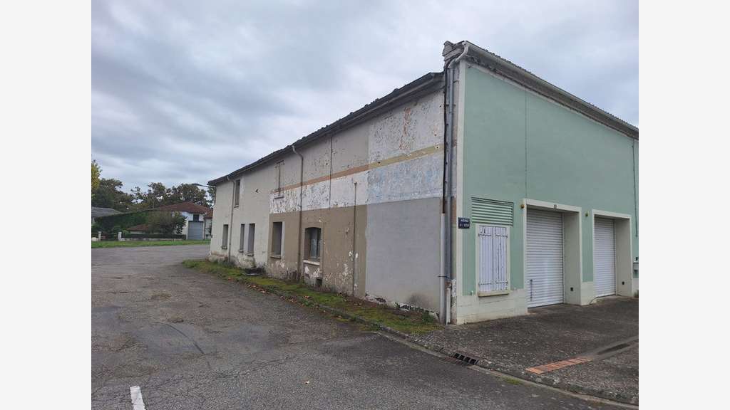 Loue local commercial de 200m² empl N°1 à Riscle