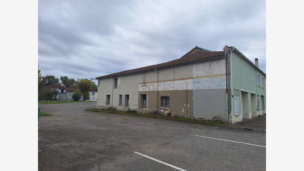 Loue local commercial de 200m² empl N°1 à Riscle