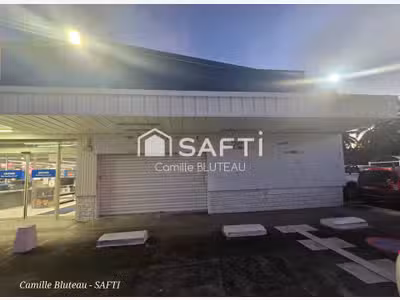 Local commercial 150m² à louer à Rivière-Salée 