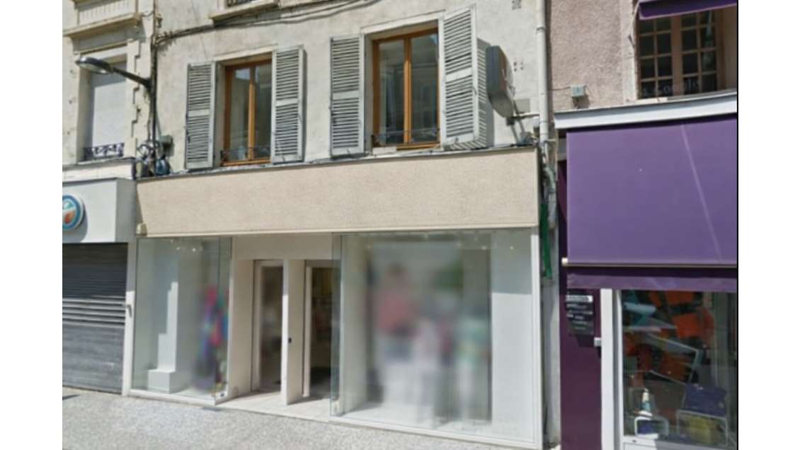 A louer locaux exceptionnels rues piétonnes Roanne