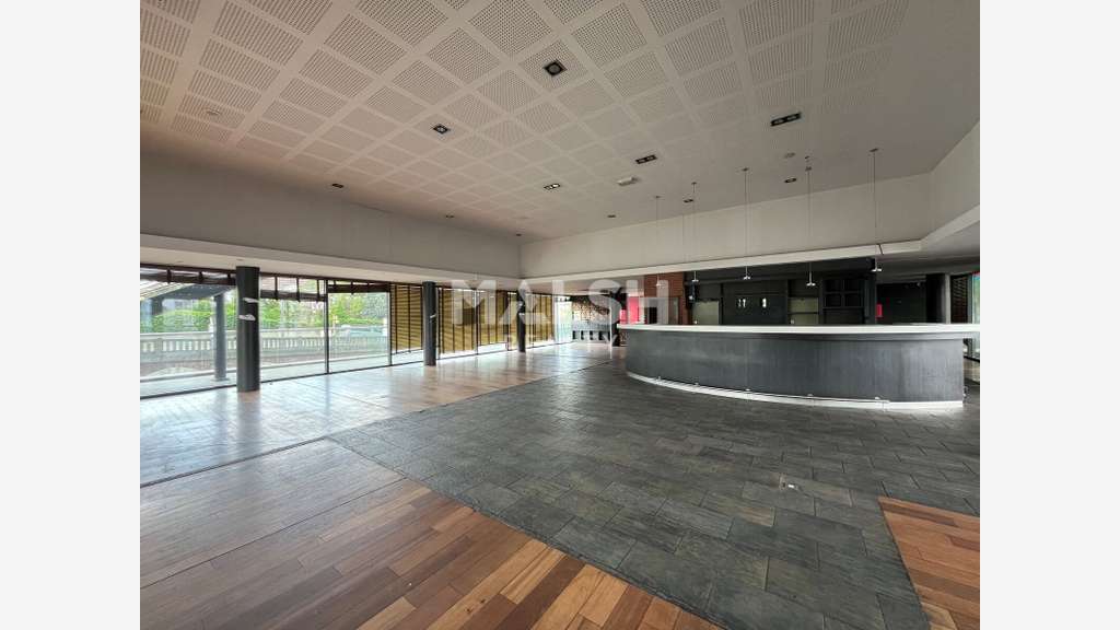 Local restauration 489m² à louer à Roanne centre