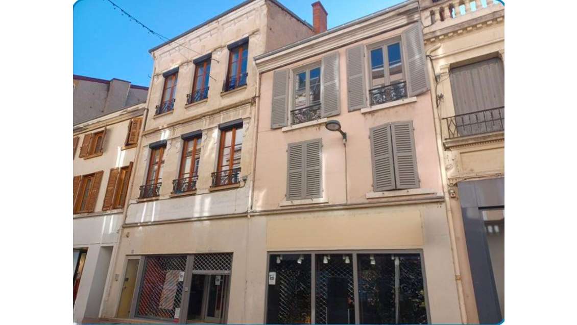 Location commerce 400m² rue piétonne Roanne