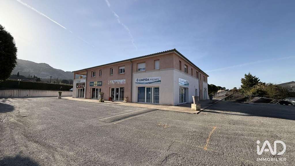 A louer local commercial 58m² R+1 à Robion  