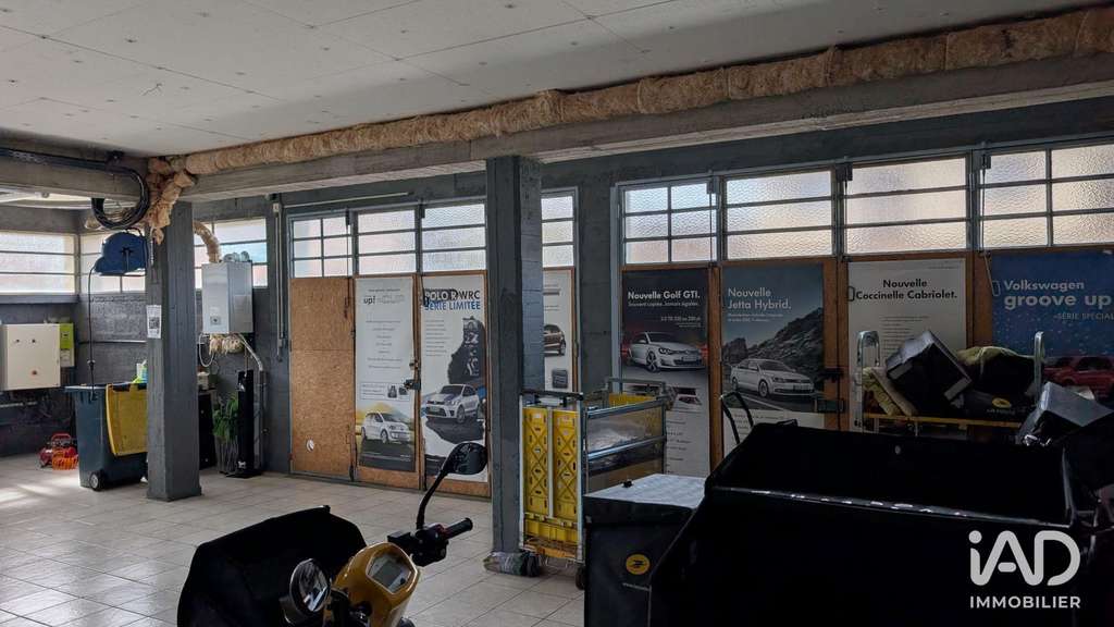 A louer dépôt commercial 123m² à Roche-la-Molière