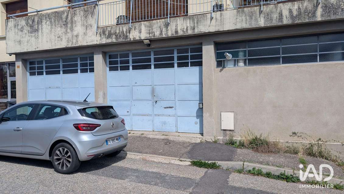 A louer dépôt commercial 123m² à Roche-la-Molière