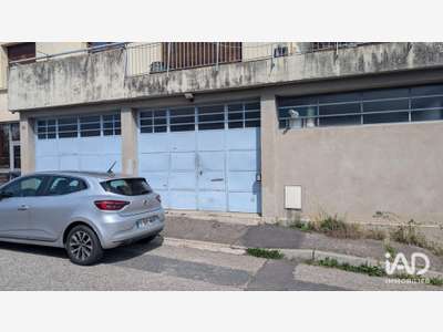 A louer dépôt commercial 123m² à Roche-la-Molière