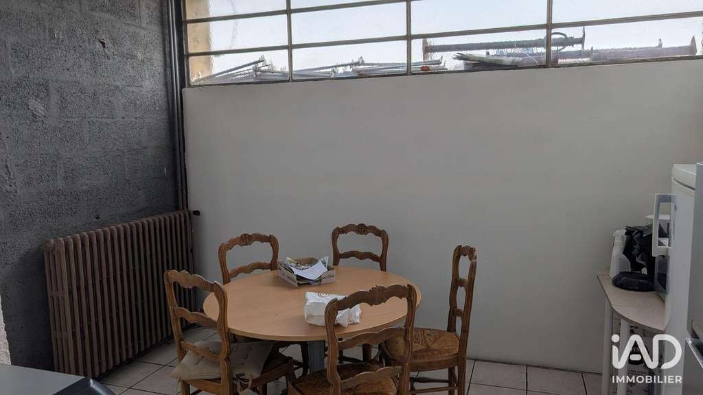 A louer dépôt commercial 123m² à Roche-la-Molière