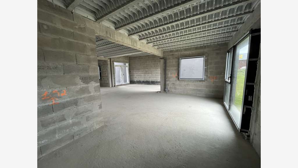A louer cellule commerciale 144m² ZAC Rochefort