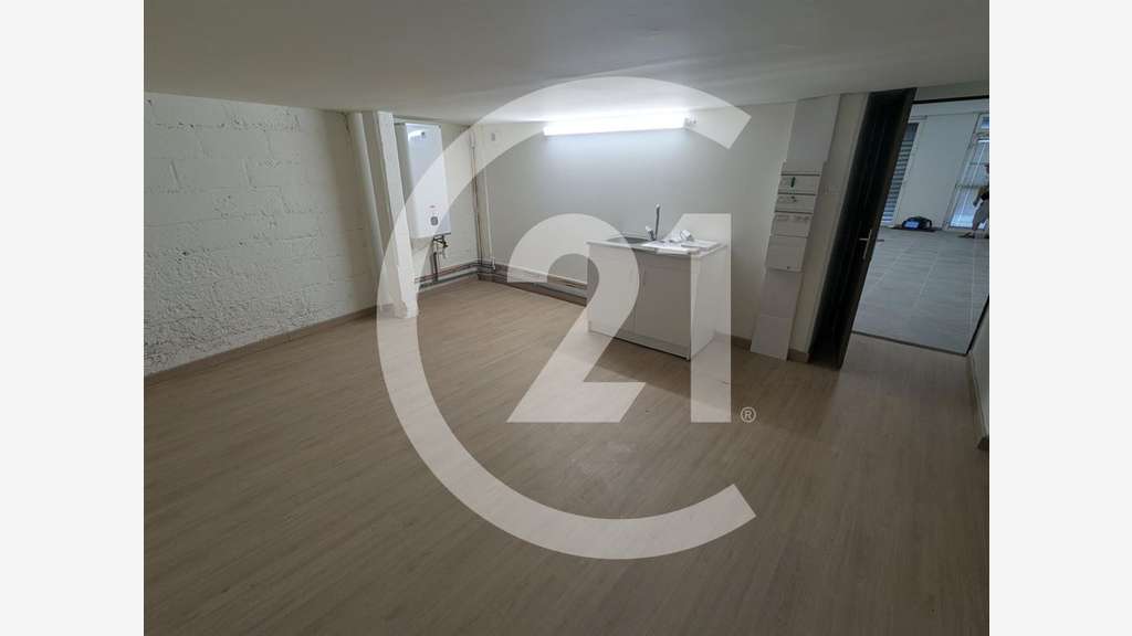 A louer local rénové 80m² à Romans, Av Duchesne