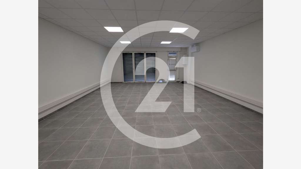 A louer local rénové 80m² à Romans, Av Duchesne