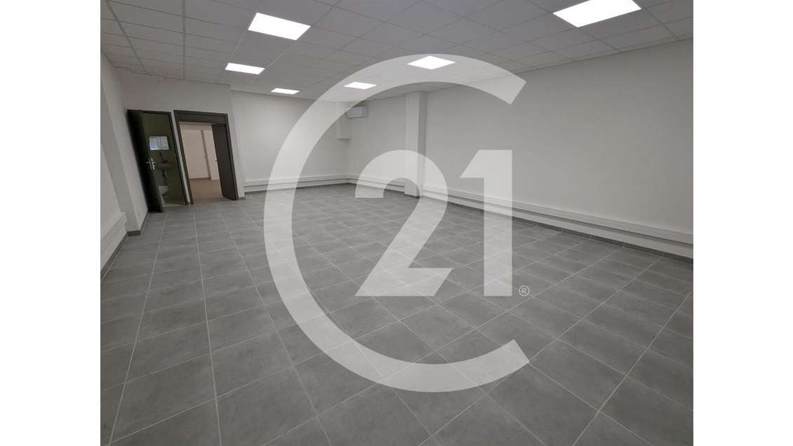 A louer local rénové 80m² à Romans, Av Duchesne