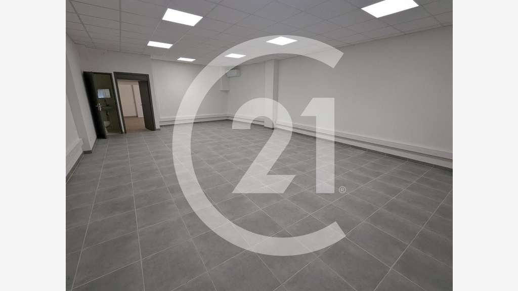 A louer local rénové 80m² à Romans, Av Duchesne