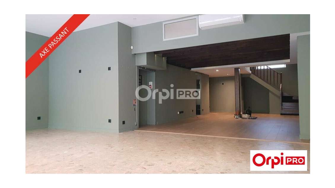 Local 81m² à louer très belle visibilité à Romans