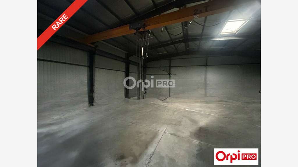 A louer local commercial 579m² à Romans-sur-Isère