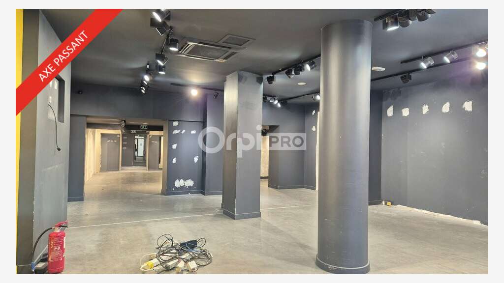 A louer local commercial 249m² à Romans sur Isère