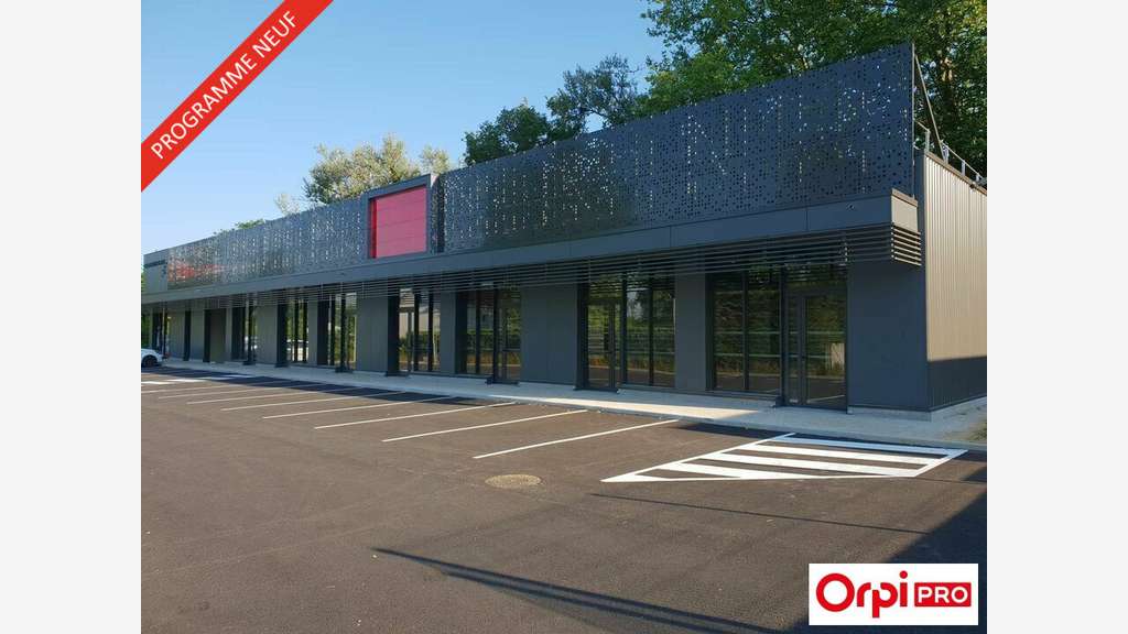 Local commercial 340m² à louer à Peyrins
