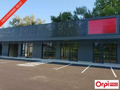 Local commercial 340m² à louer à Peyrins