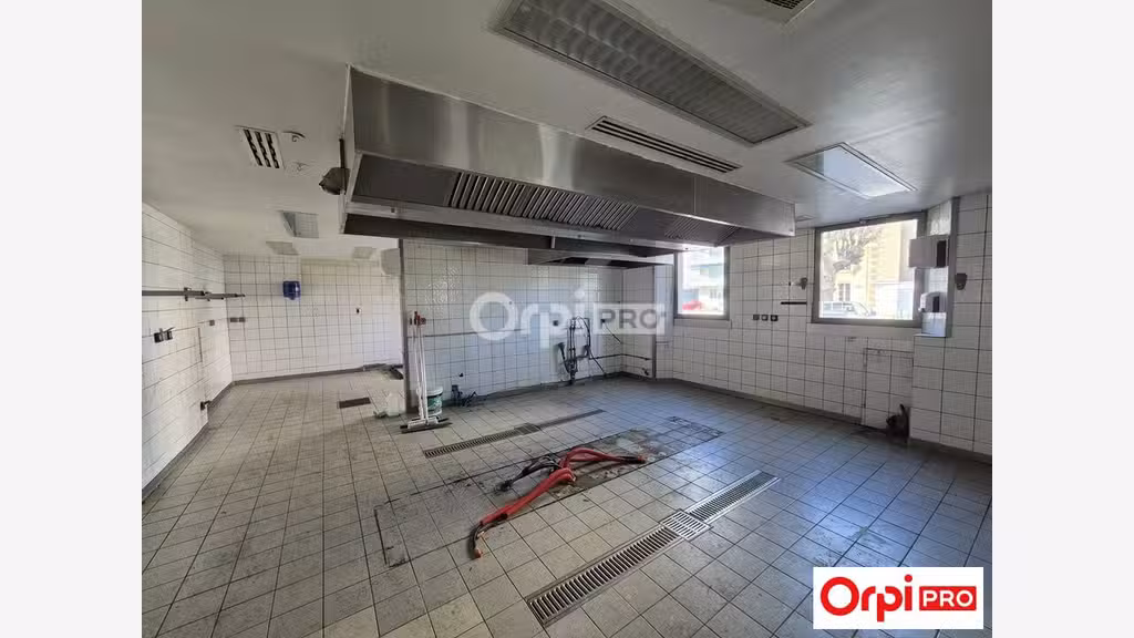 Local commercial 121m² à louer à Romans-sur-Isère
