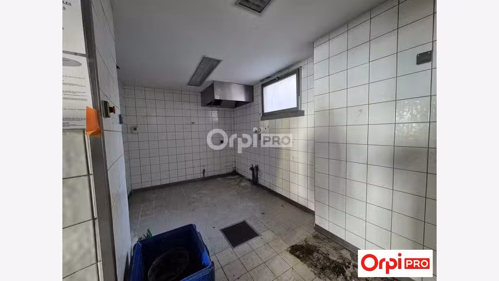 Local commercial 121m² à louer à Romans-sur-Isère