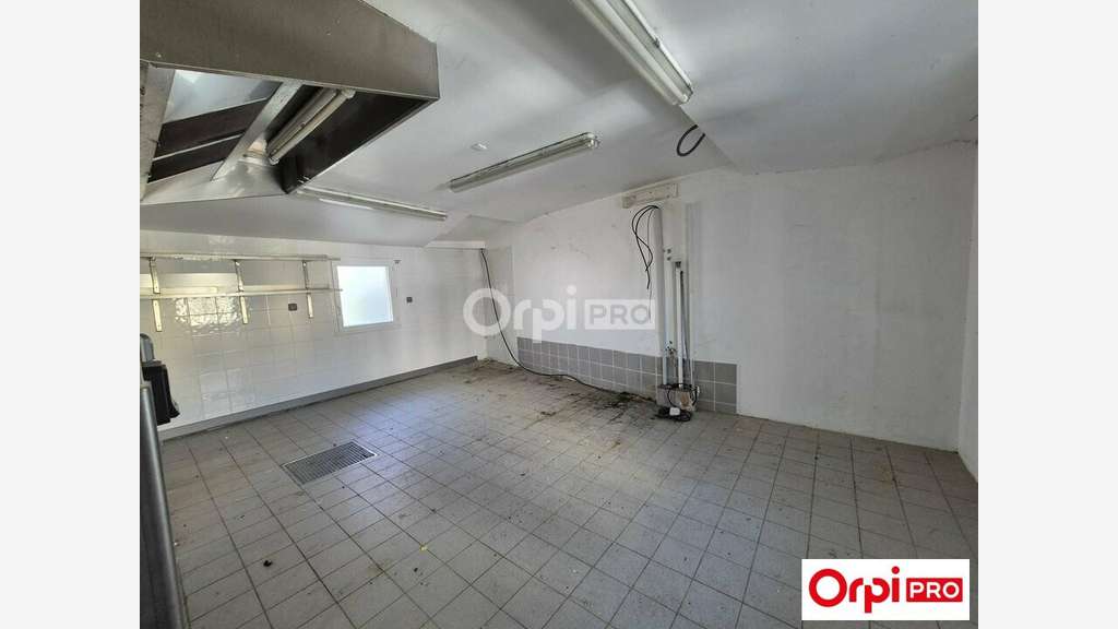 Local commercial 121m² à louer à Romans-sur-Isère