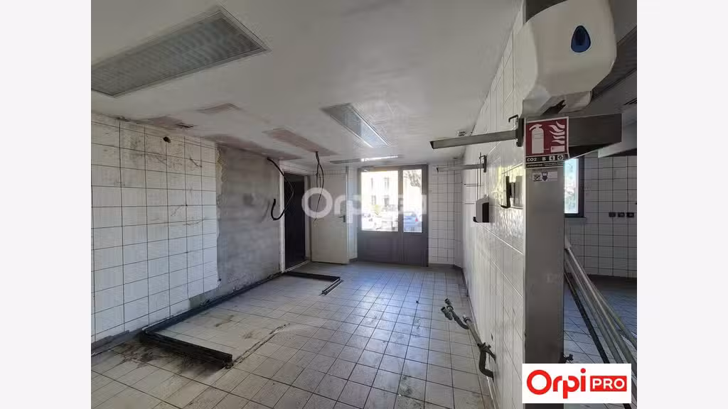 Local commercial 121m² à louer à Romans-sur-Isère