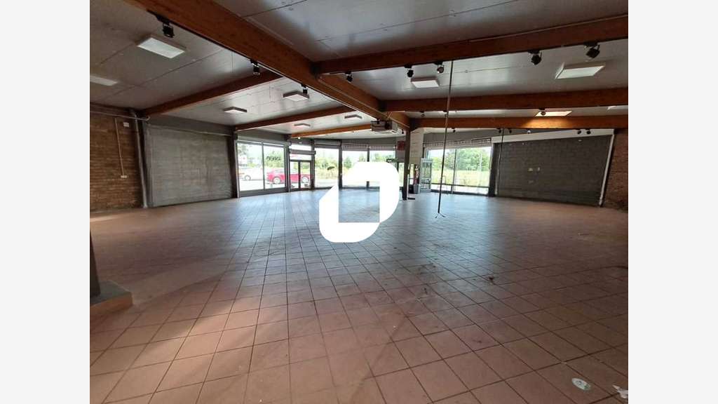 A louer Local commercial 740m² Roncq