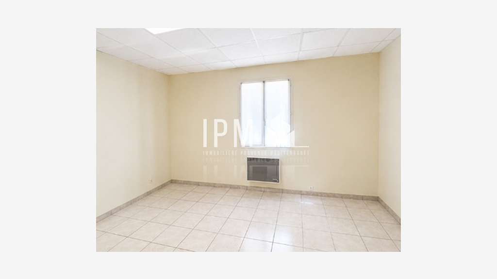 A louer bureaux 17m² à Roquevaire centre 