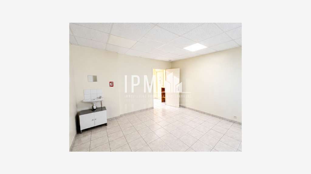 A louer bureaux 17m² à Roquevaire centre 