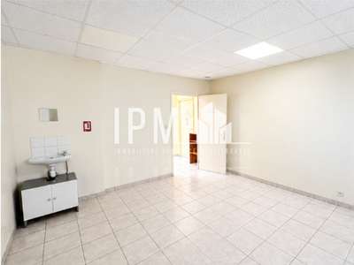 A louer bureaux 17m² à Roquevaire centre