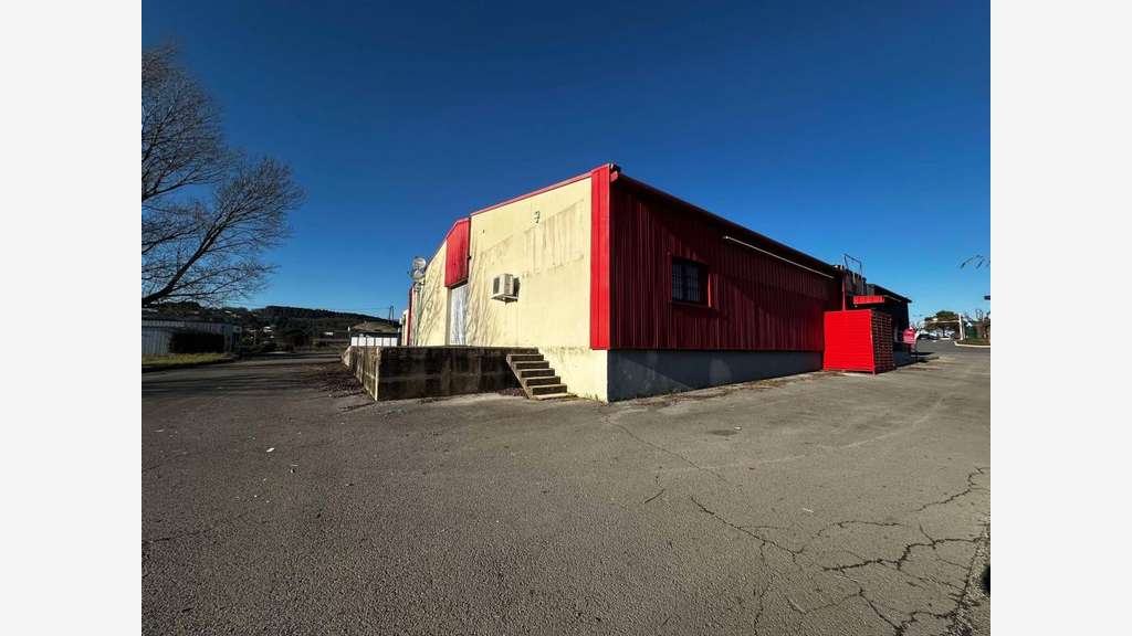 Bien Commercial à louer ZA ROSIERES 07260 Sud