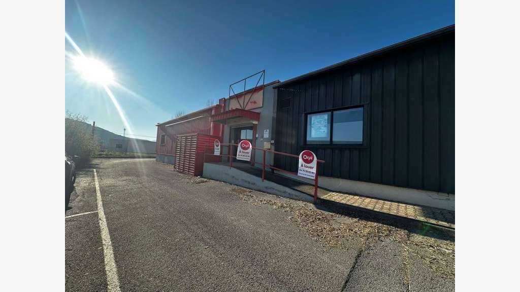 Bien Commercial à louer ZA ROSIERES 07260 Sud