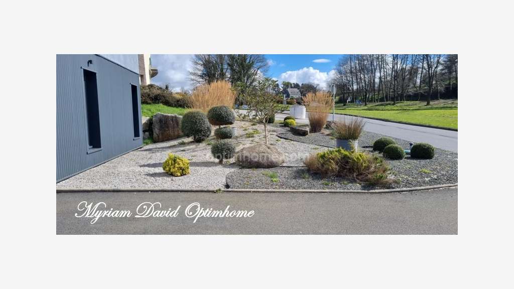 Local commercial 97m² à louer empl N°1 Rostrenen