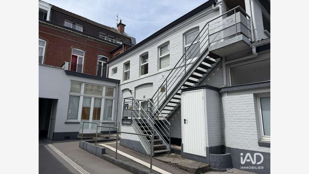 A louer local de 22m² + stationnement à Roubaix