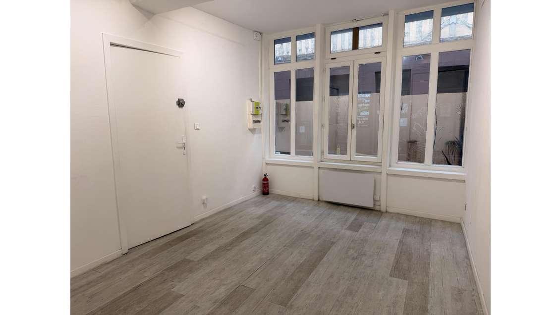 Local refait à neuf à Rouen rue des Bons Enfants